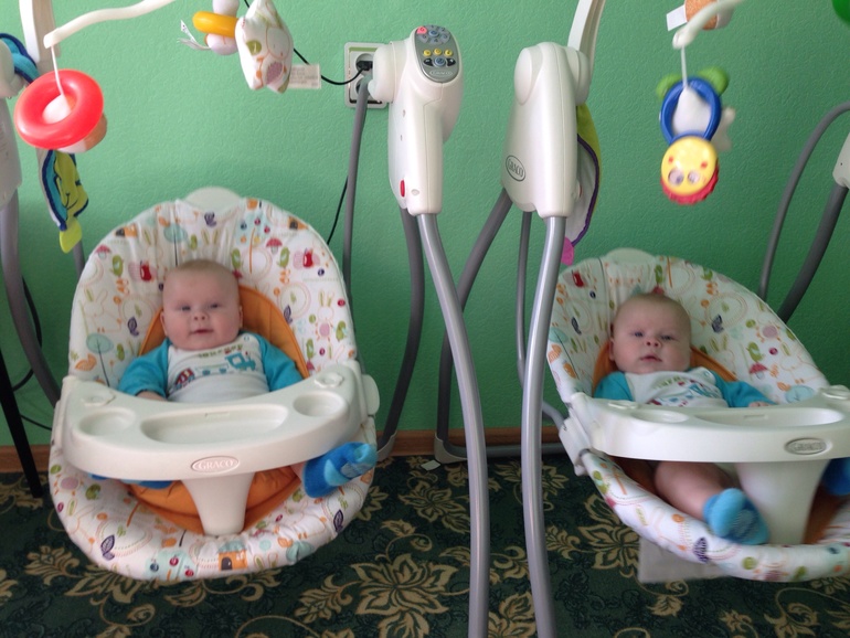 Нам 4,5 месяца! Караул ;))