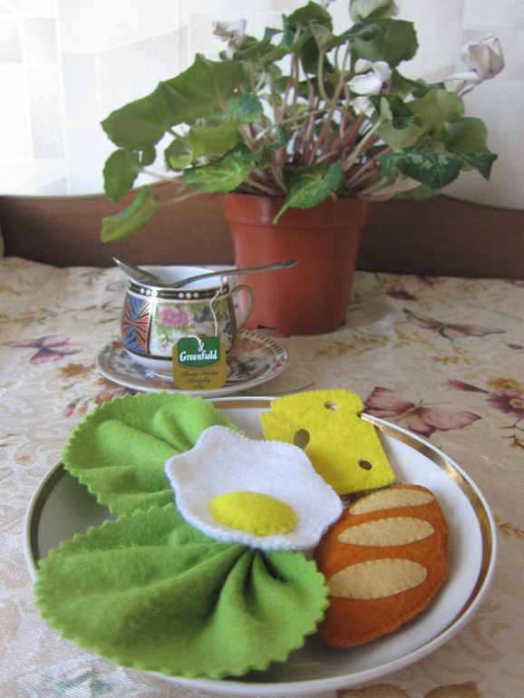 Нямки из фетра ;)