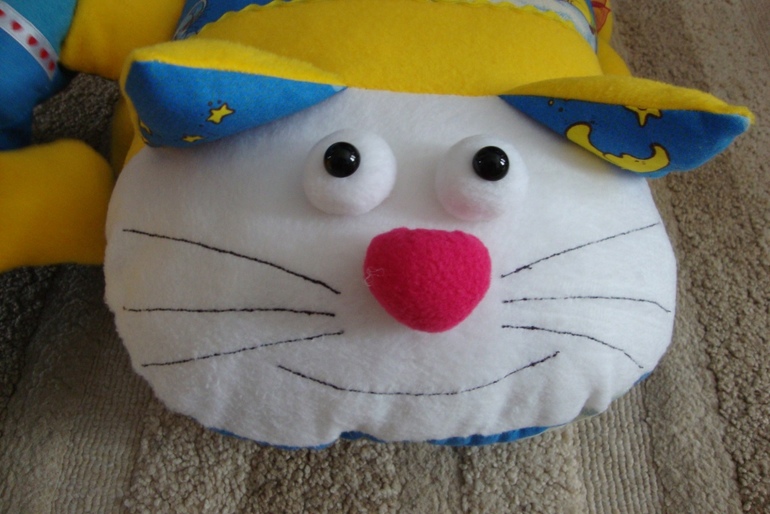 Подушки для сестричек и Домовой