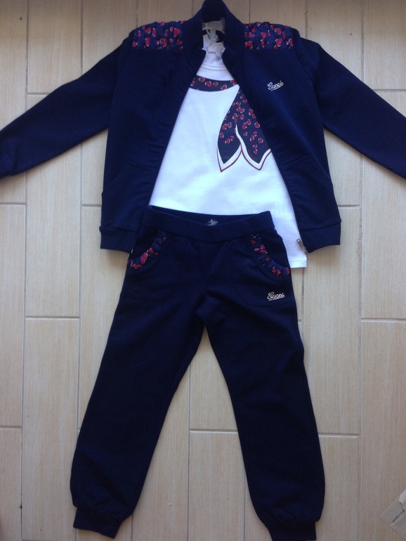 Gucci!!! Сердечки!!! Спортивный костючмик 4 г, 11500 . Футба 4 г 3900
