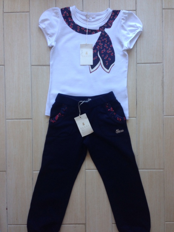 Gucci!!! Сердечки!!! Спортивный костючмик 4 г, 11500 . Футба 4 г 3900