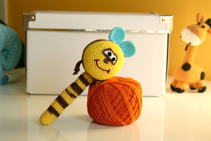 Погремушка-пчела