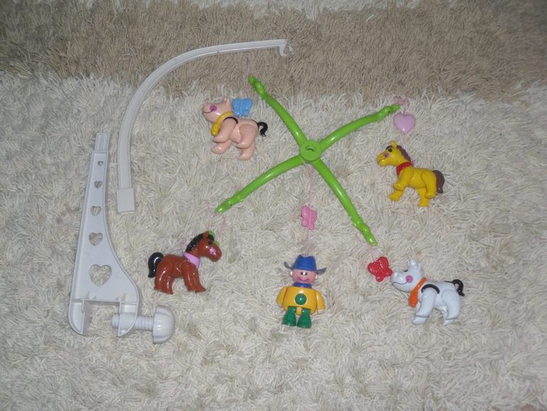 Продам механическую мобиль. цена 250 руб.