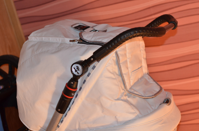 Hartan Racer GT 2013 г. НА ГАРАНТИИ белая эко-кожа 2 в 1 - люлька и прогулка