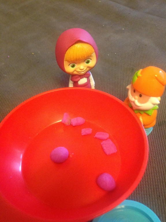 Наши игры: один денек с гномиком.