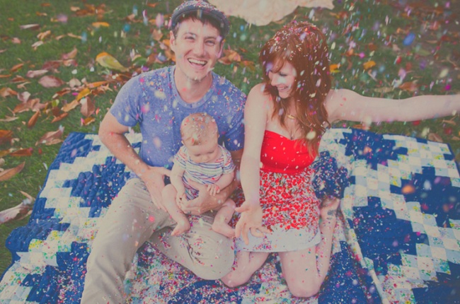 Счастливый ребенок в счастливой семье