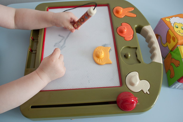 Наши игрушки в 1 год и 4 месяца