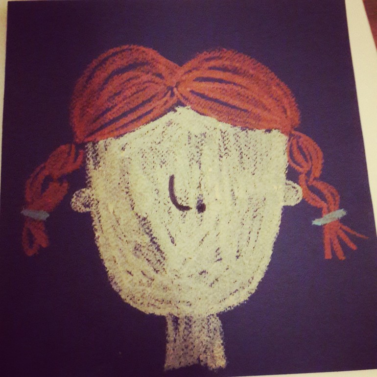 совместное творчество. мама рисует Кирюша клеет.