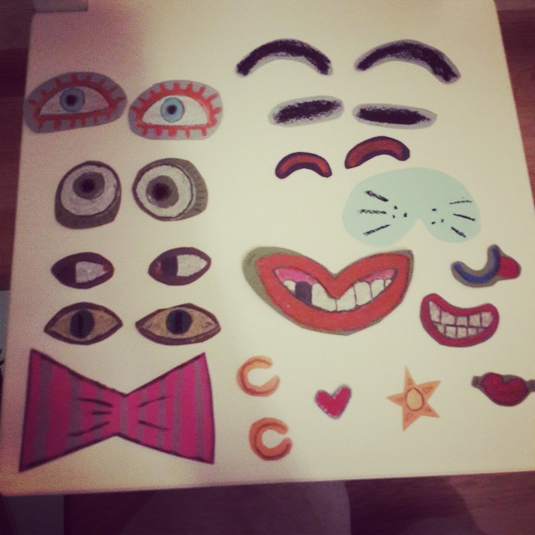 совместное творчество. мама рисует Кирюша клеет.