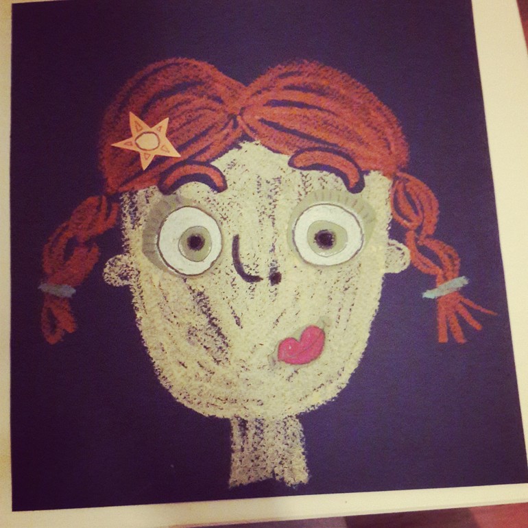 совместное творчество. мама рисует Кирюша клеет.