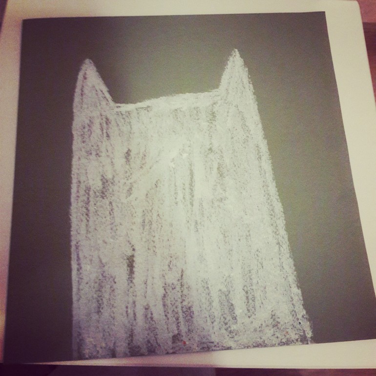 совместное творчество. мама рисует Кирюша клеет.