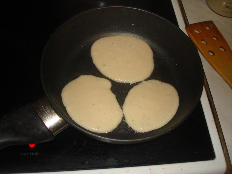 Готовим с детьми. Банановые оладьи.