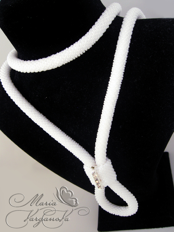 Новенькие жгуты и лариаты из бисера