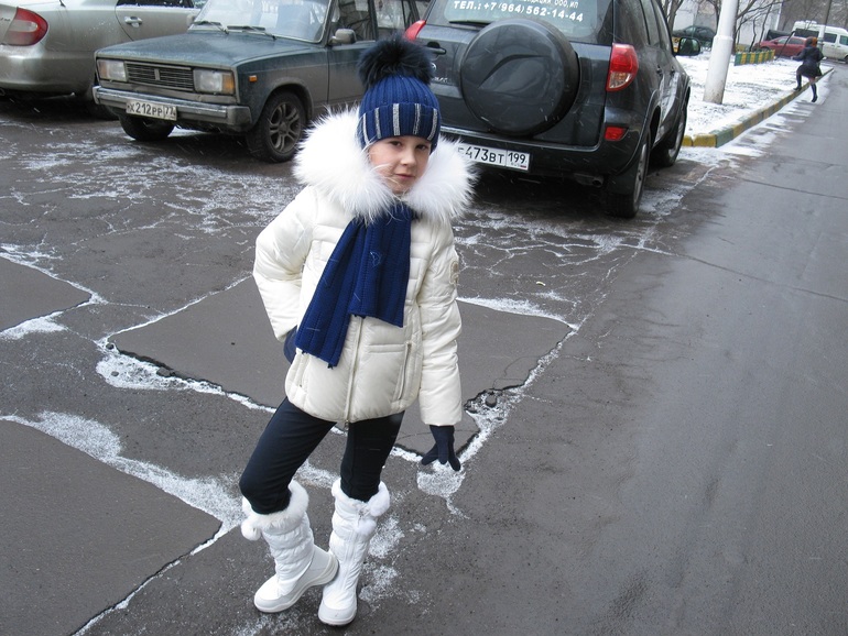 что-то мы все время в грязь выходим в белом?????