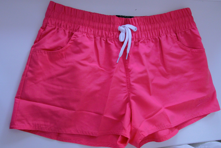 шорты Olympia 2014 ,белые,розовые,в цветочек!