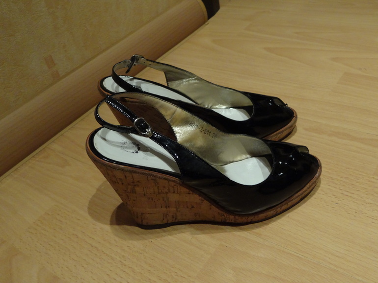 Генеральная уборка!!! Сабо, туфли, ботильоны, сапоги, кроссовки...У меня 37,5, ношу 38р-р