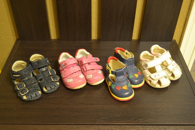 Обувь(сандалики, кроссовки, полуботинки, сапожки) от 18 - 23р-р. Дешево!!!