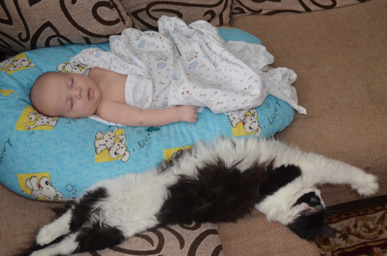 Нам почти 2 месяца+фото))