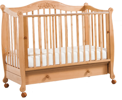 Наш комодик-папка собрал и кроватка