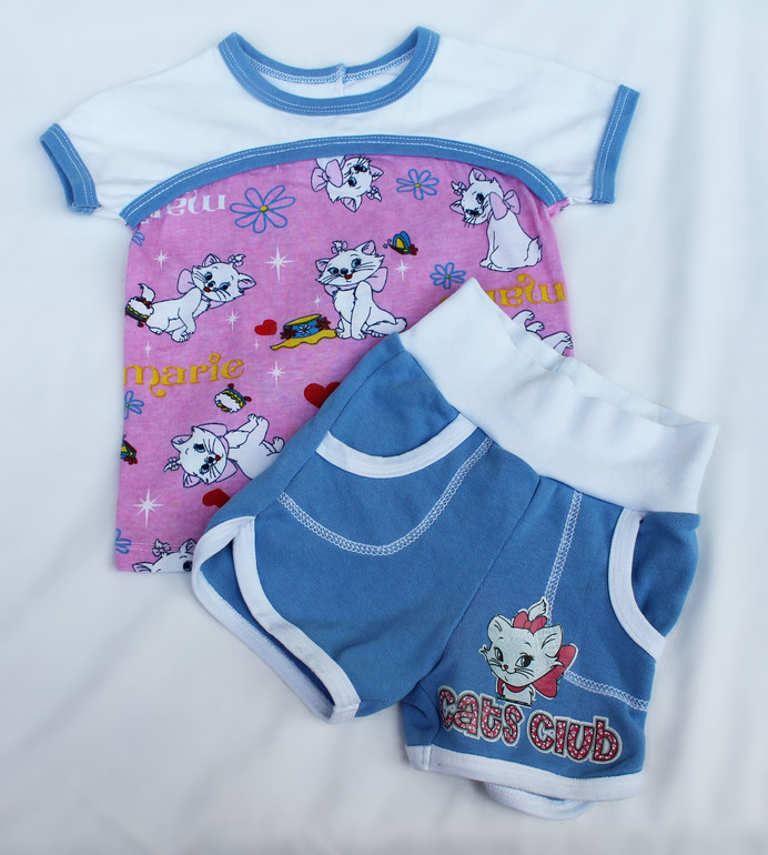 Три летних комплекта.