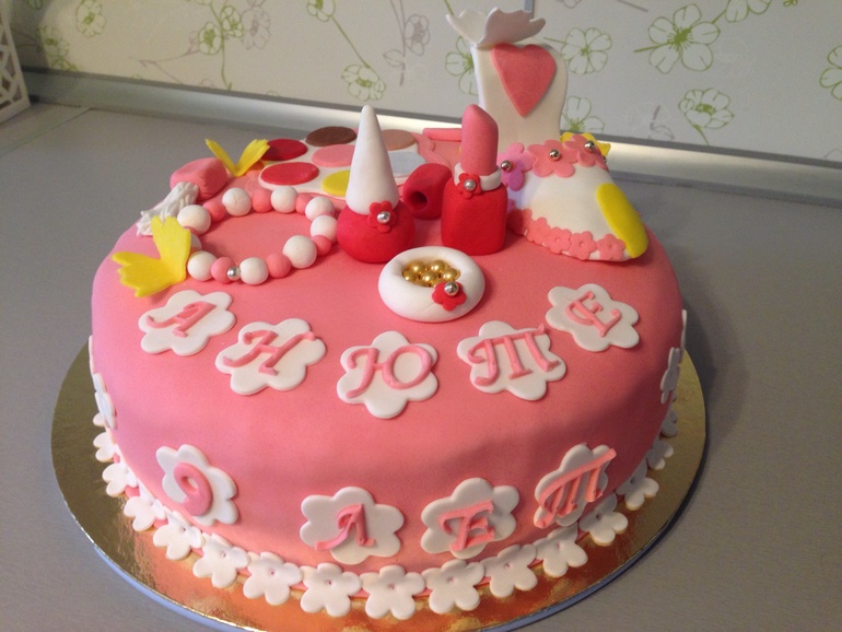 Косметика и туфелька)