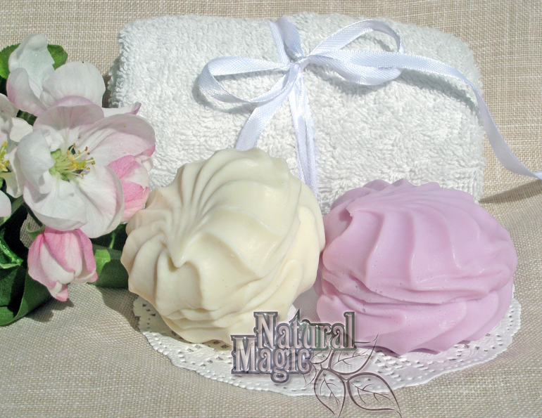 Сувенирное мыло в форме тортика: 250 рублей.