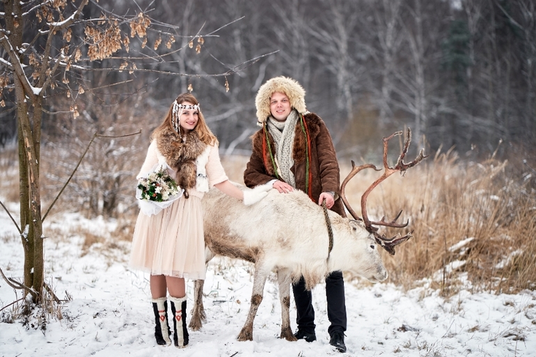 Увезу тебя я в тундру. Зимняя фотосессия в тундре для девушки. Теплая Свадебная одежда в стиле тундра. Увезу тебя в тундру караоке. Угощу тебя я в тундру клип.