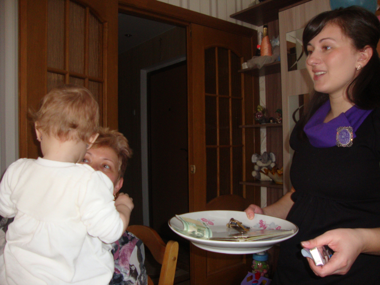 Вот и исполнился нам годик)))