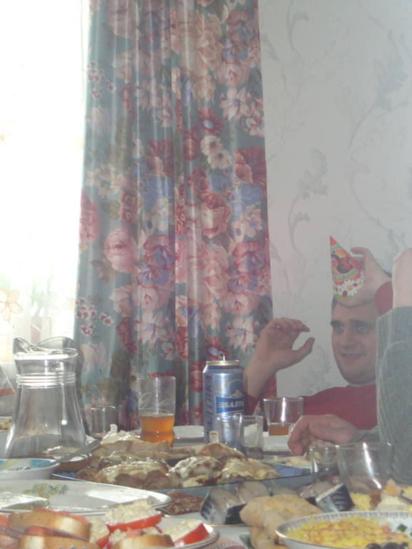 Вот и исполнился нам годик)))