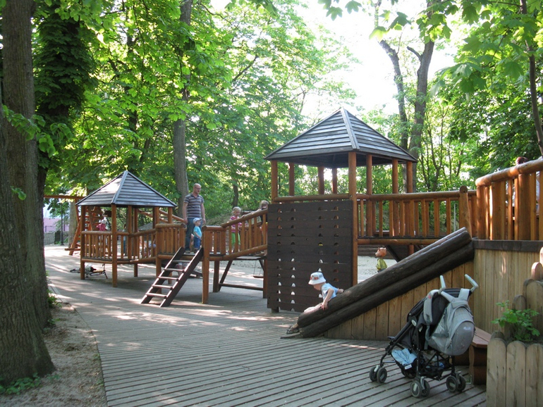 Светлогорск в мае с сыном год и 9 месяцев