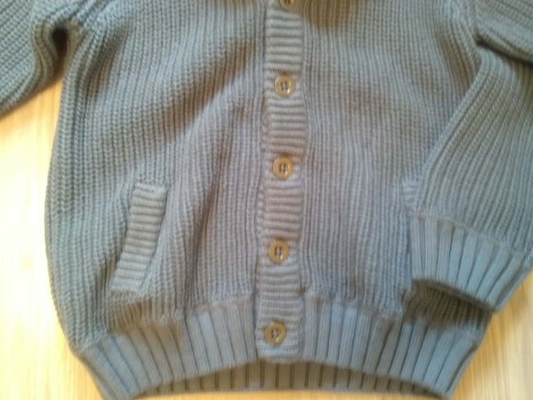 Новые кофточки-кардиганы на пуговицах. На 3 годика и на 5 лет