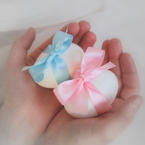 И спросил Бог у женщины: что ты хочешь в жизни? Счастья — ответила женщина. И послал ей Бог ребенка…