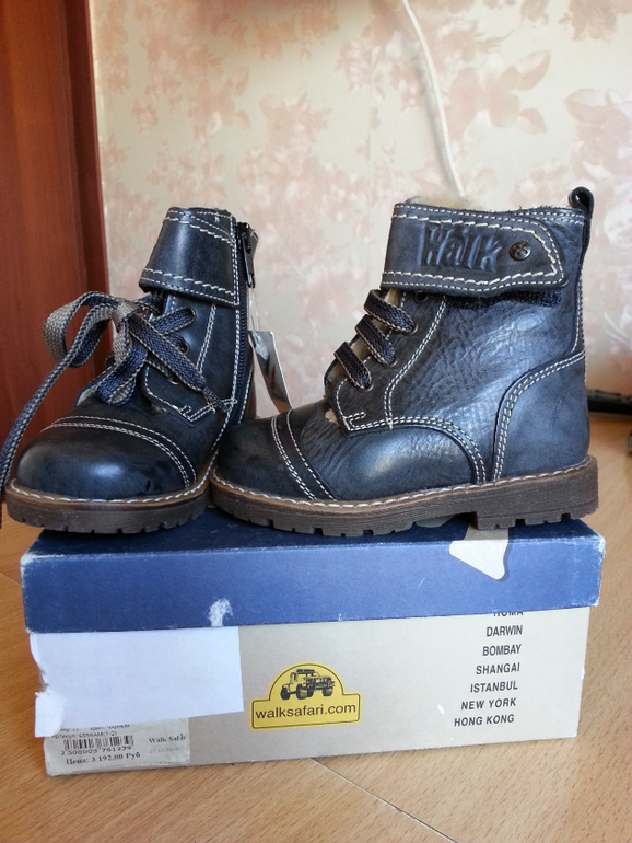 Ботинки кожаные на мальчика( Италия) зимние! Размер 21! Цена 1700+доставка.