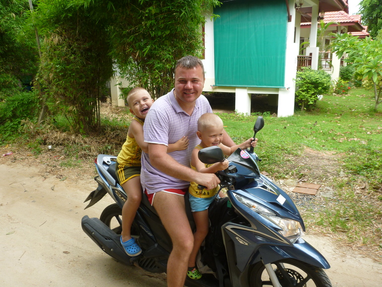 камни бабушка и дедушка на ламаи)