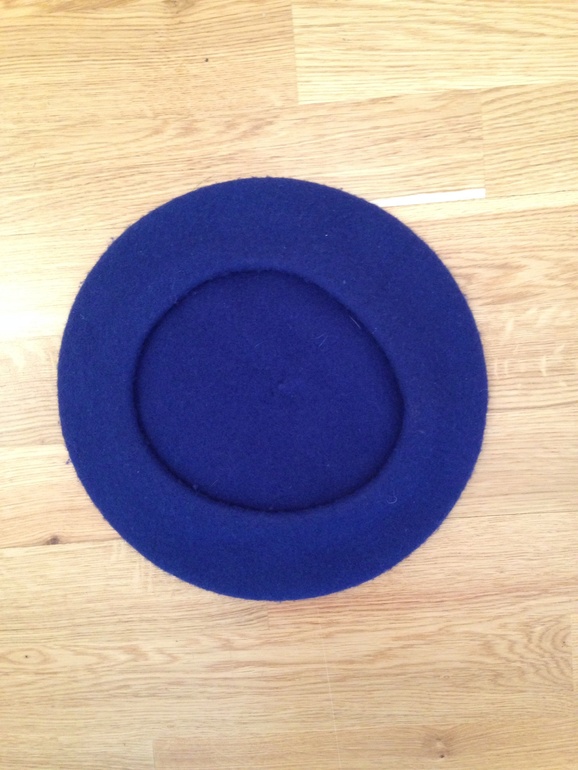 Берет SISLEY ярко синий, новый