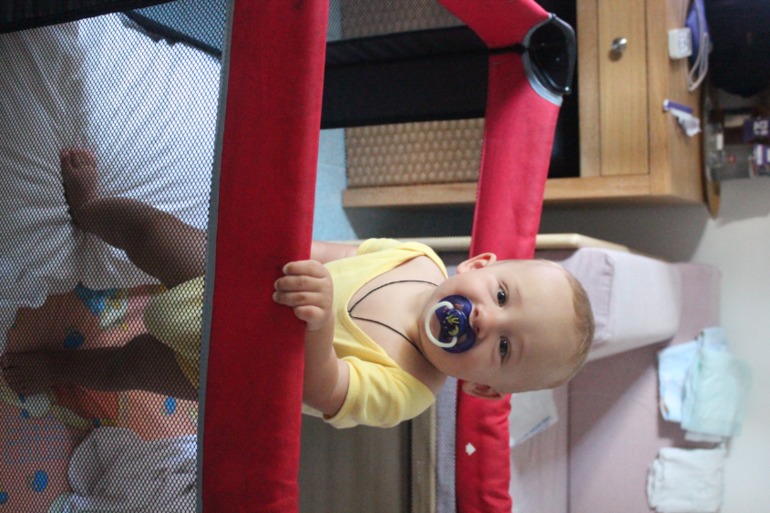 Андрюша, его родители и бабушка ездили на мооооре)