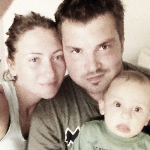 Андрюша, его родители и бабушка ездили на мооооре)