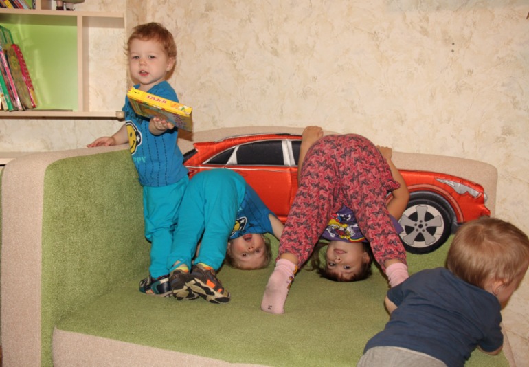 Наши детки подрастают, семья растет))
