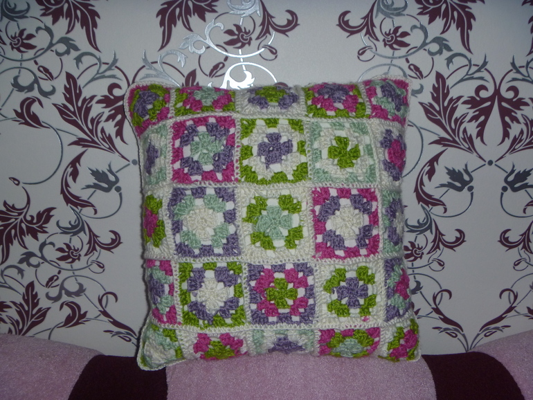 Весенняя подушечка