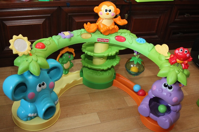 Куплю фирменные игрушки б/у очень в хорошем состоянии))