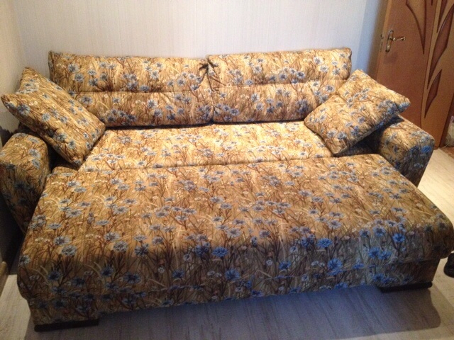 Продам диван с креслом. срочно!