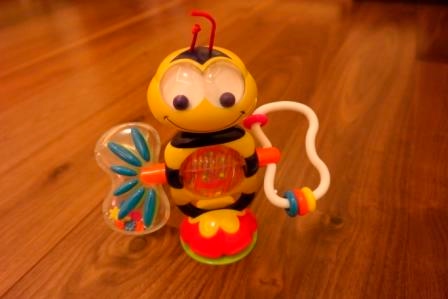 наши любые игрушки с 0 до 11 месяцев))