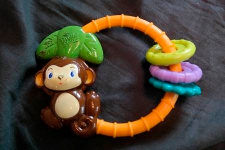 наши любые игрушки с 0 до 11 месяцев))