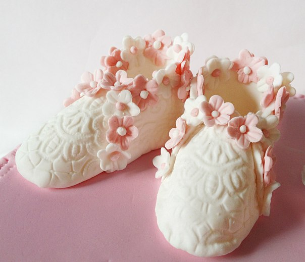 Торт в честь рождения Елизаветы