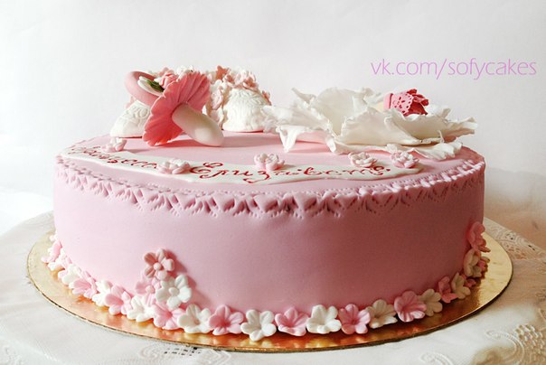 Торт в честь рождения Елизаветы