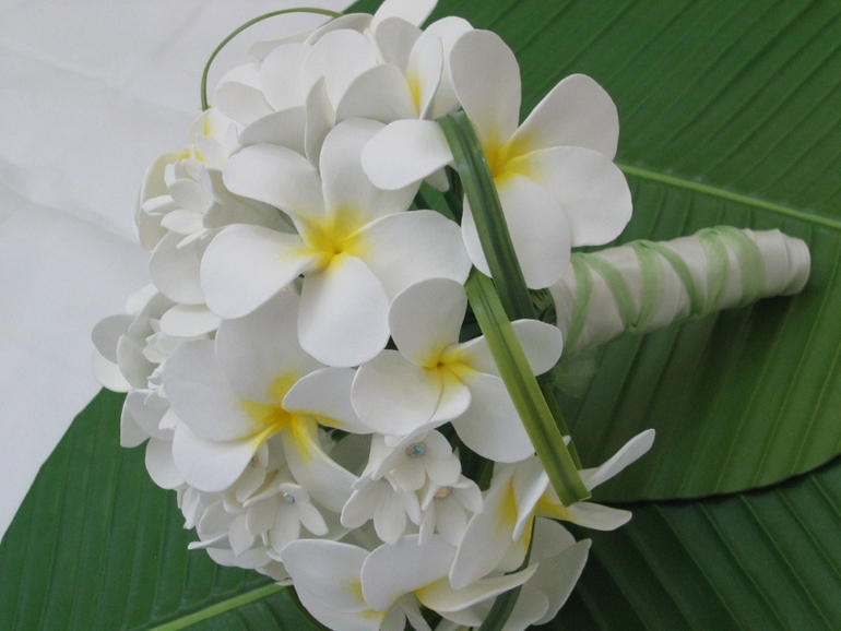 Свадебные аксессуары, украшения, букетики из японской глины!