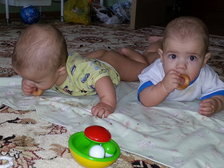 Мы теперь с вами!! Илья и Савва. 7 мес.7дн