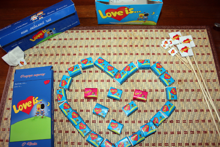 Этот особенный день в стиле "Love is..."