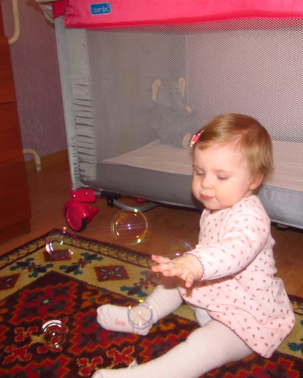 Развивающие игры и  занятия для ребенка 9-10 месяцев.