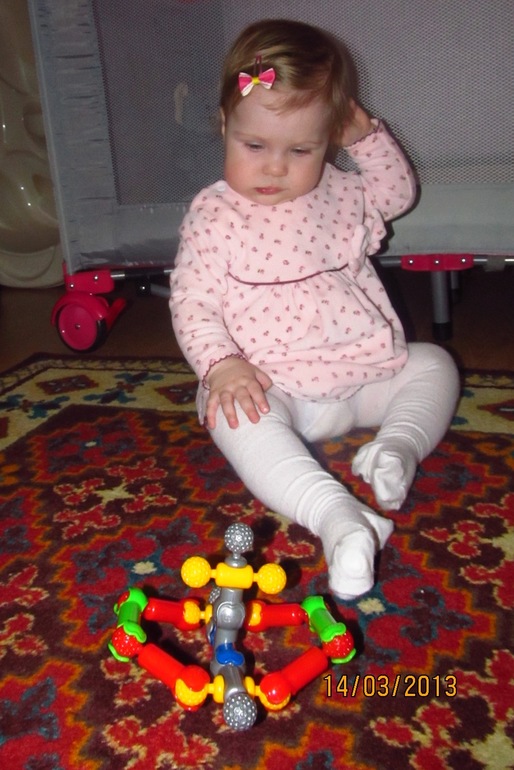 Развивающие игры и занятия для ребенка 9-10 месяцев.